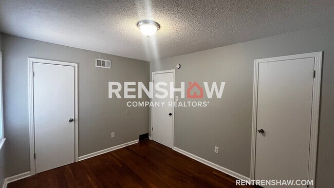 Building Photo - 2547 Courtney Dr