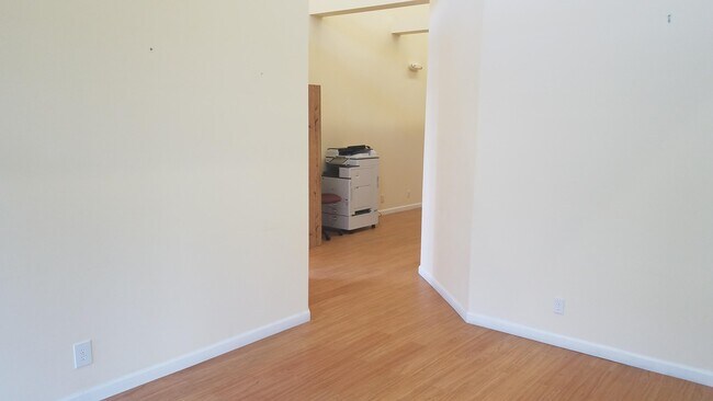 Building Photo - 900 E Atlantic Ave