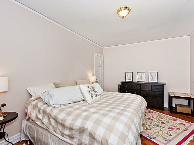 Bedroom - 2052 N Lincoln Park W