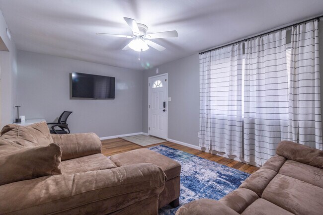 Building Photo - 210 W El Cortez Dr