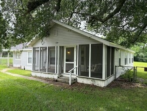 Building Photo - 3830 3rd Ave