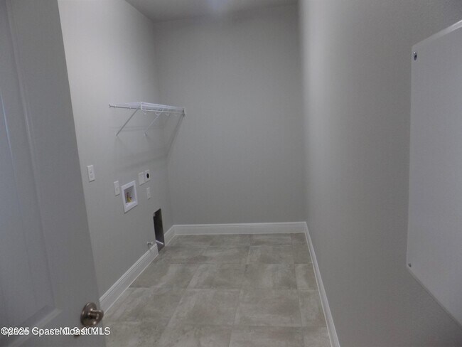 Building Photo - 7705 Wyndham Dr