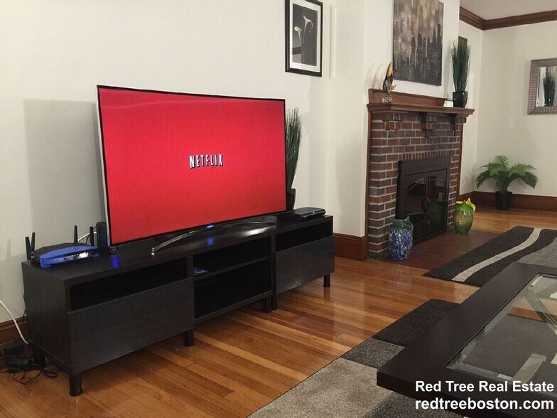 Building Photo - 33 Pershing Rd