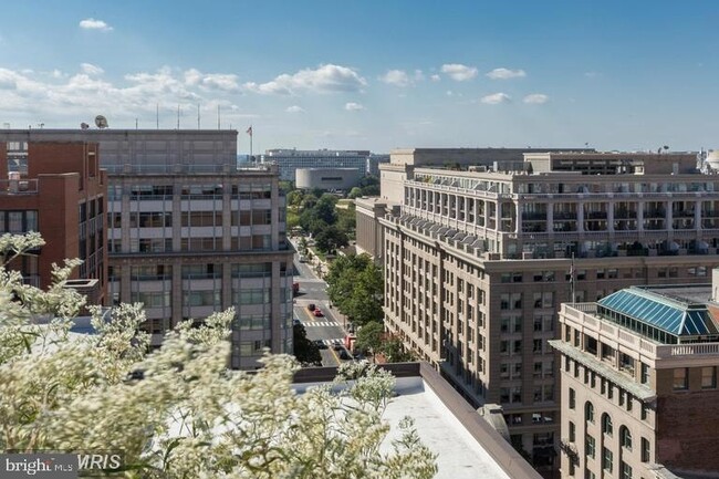 Building Photo - 616 E Street NW Unit 601