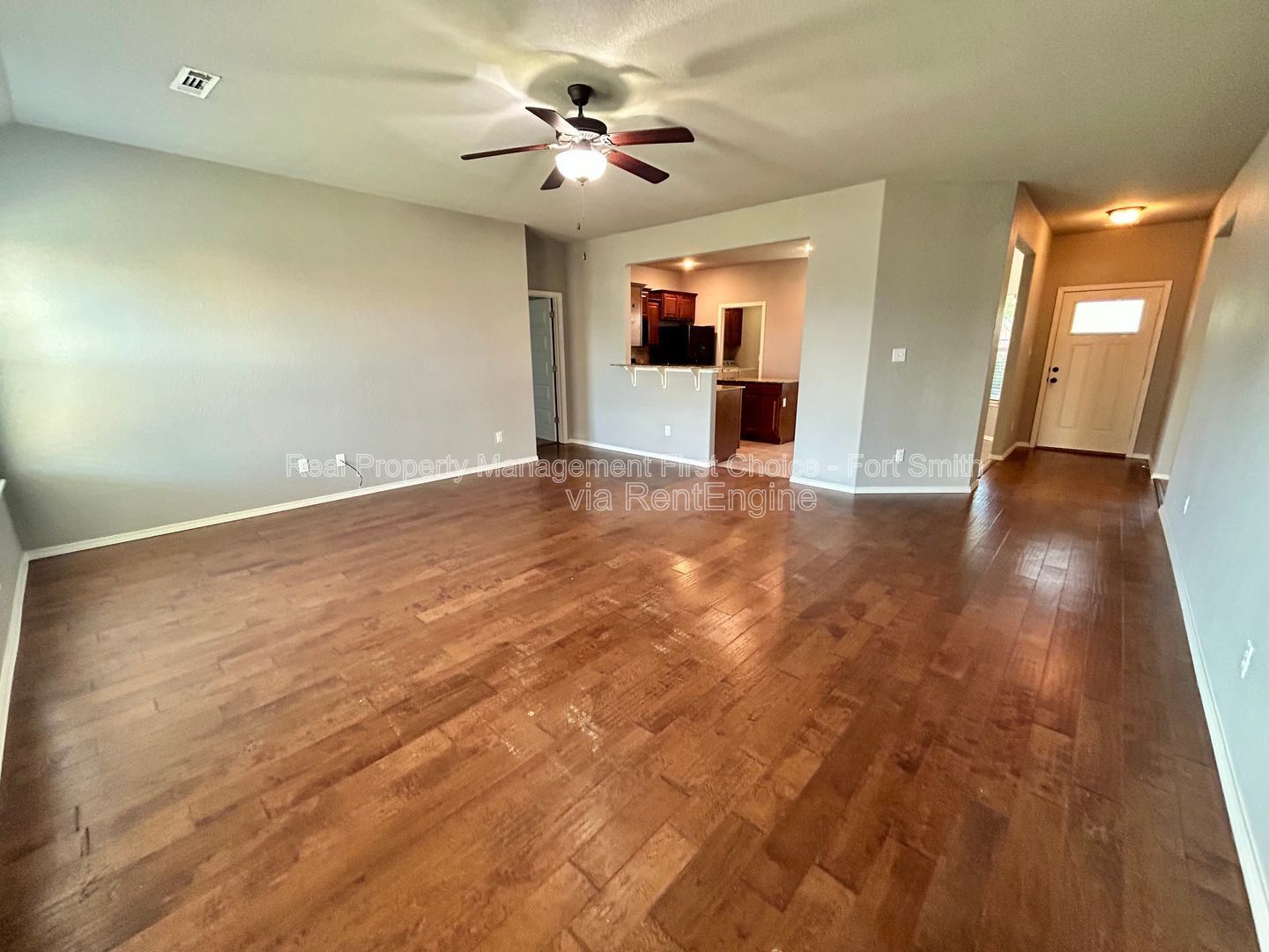 Building Photo - 423 Ridge Point Dr
