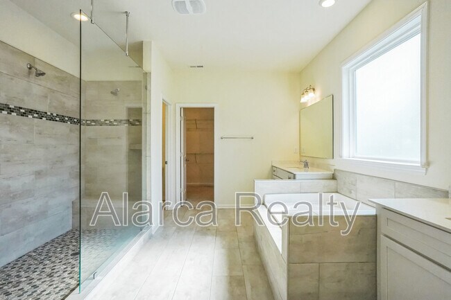 Building Photo - 12824 Hindcross Dr