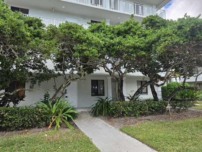 Building Photo - 2721 Village Blvd