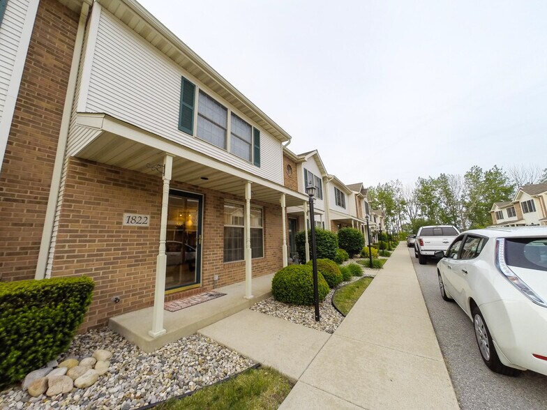 Building Photo - 1822 Aspen Ct