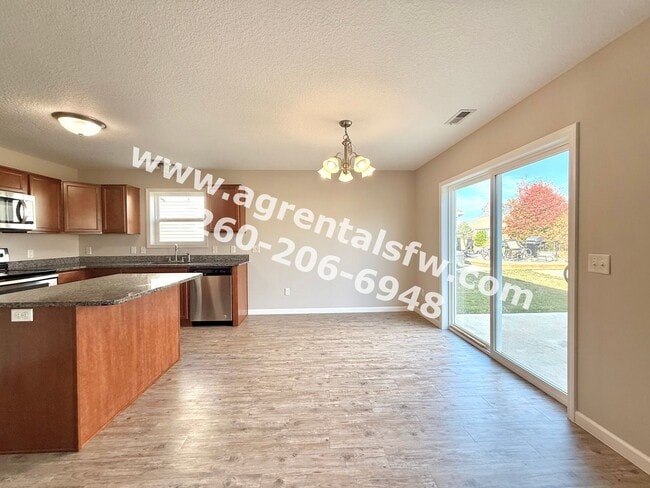 Building Photo - 3 Bedroom House - $200 OFF FIRST MONTH'S RENT