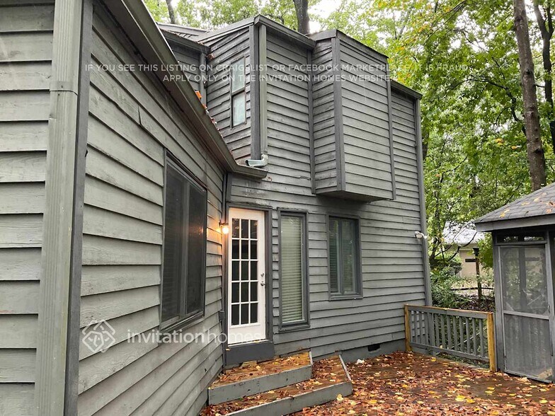 Building Photo - 1533 Hillhaven Dr