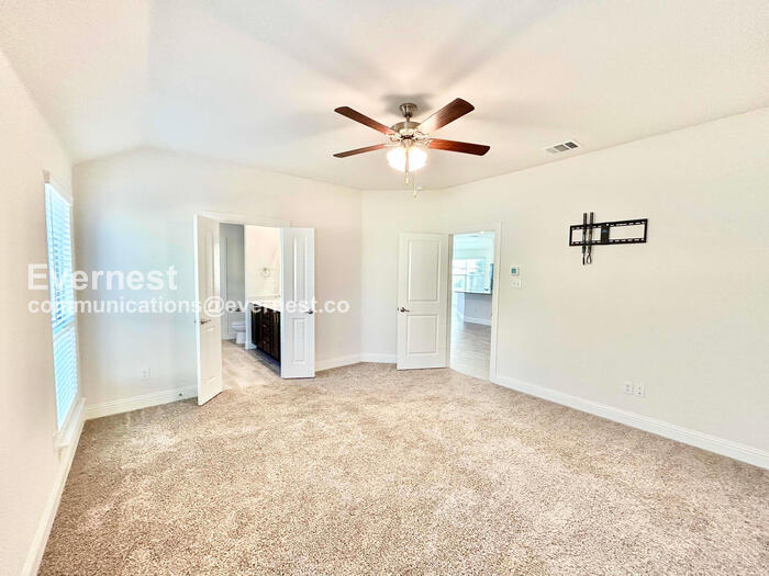 Building Photo - 11416 Culberson Dr