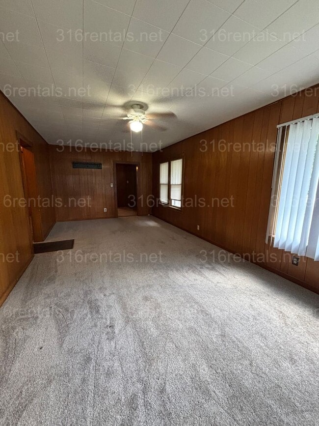 Building Photo - Two bed one bath available NOW!