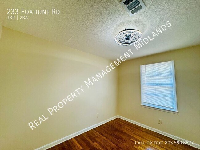 Building Photo - 233 Foxhunt Rd