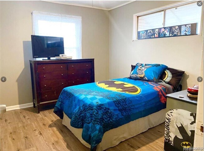 Building Photo - 11227 Packard Ave