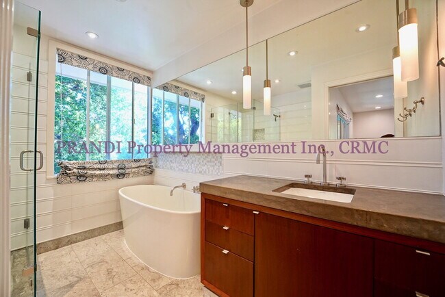 Building Photo - Stunning Seminary Gem, Modern Finishes & P...