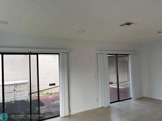 Building Photo - 14838 Wildflower Ln