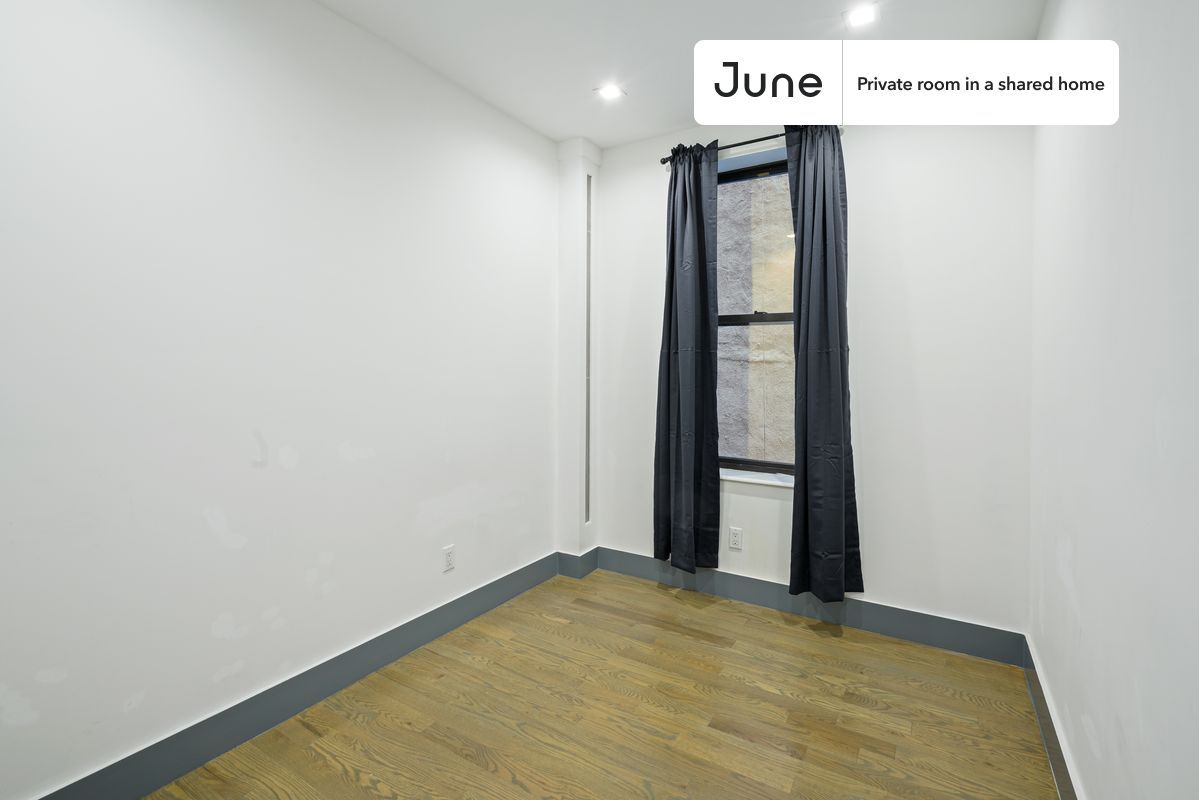 Building Photo - Room in Shared 4 bed/2 bath home