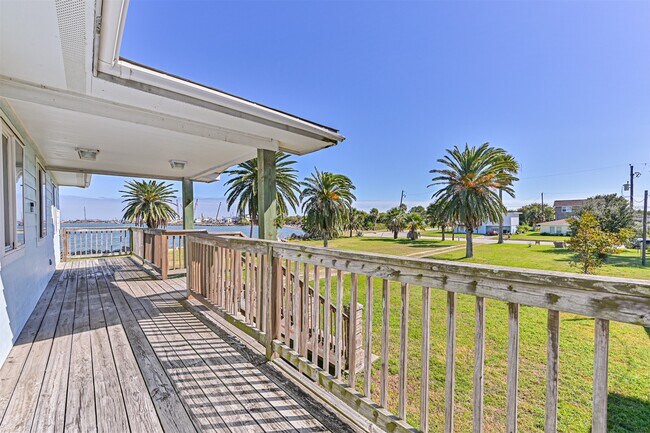 Building Photo - 7706 Channelview Dr