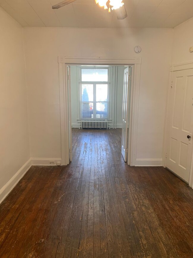 Building Photo - For Rent: Charming Retreat on Falls Rd