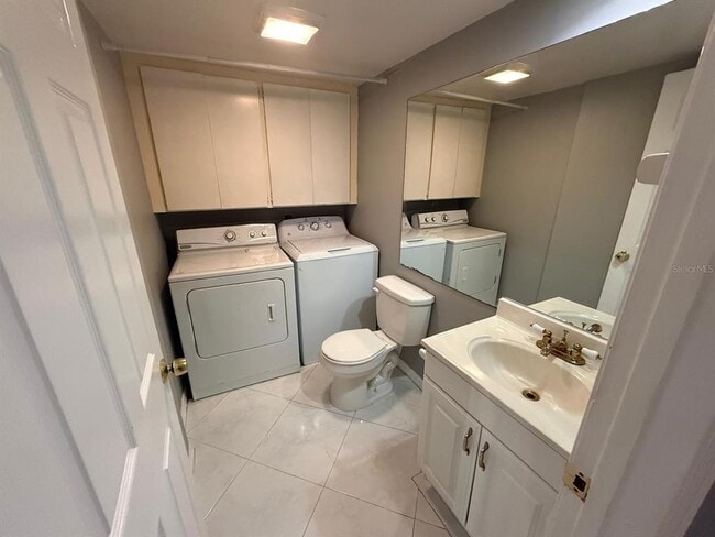 Building Photo - 5276 Middle Ct