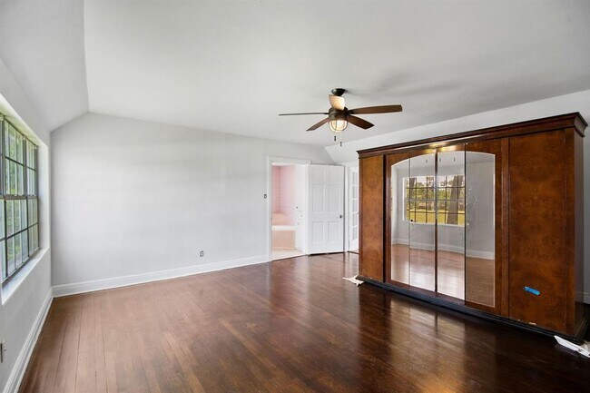 Building Photo - 3424 S MacGregor Way