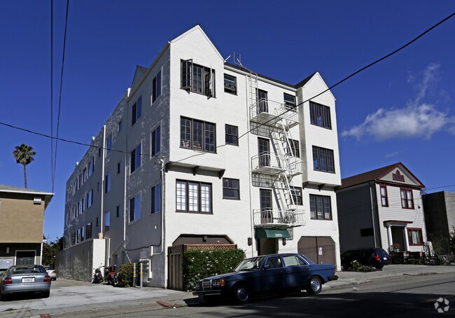 Building Photo - 3909 Shafter Ave