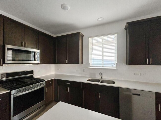 Building Photo - 1620 Brimhurst Dr