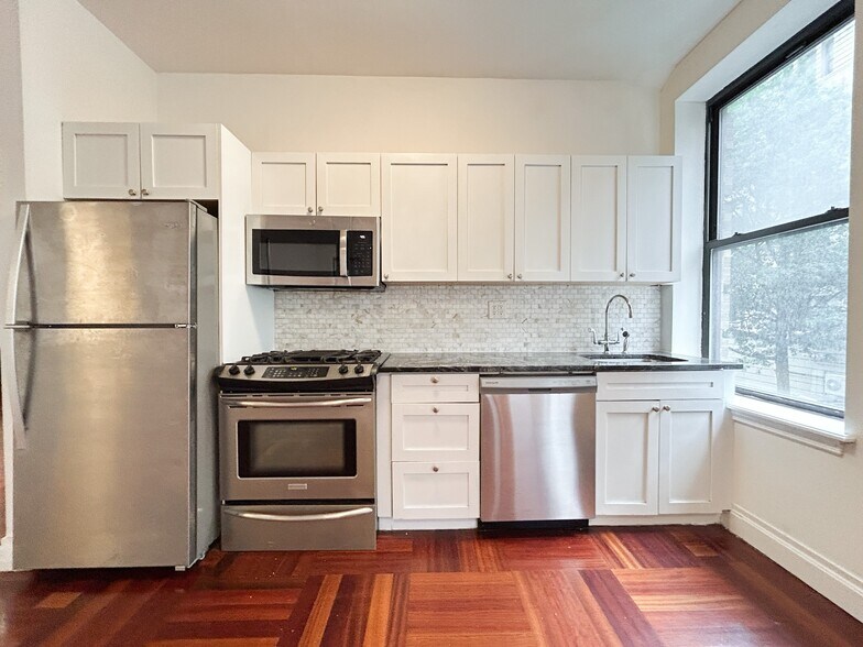 Building Photo - 601 W 137th St