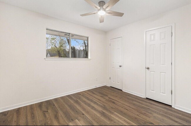 Building Photo - 1510 Tarberry Rd