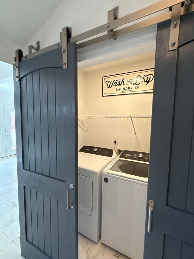 Building Photo - Updated Ranch Home with Luxury features!