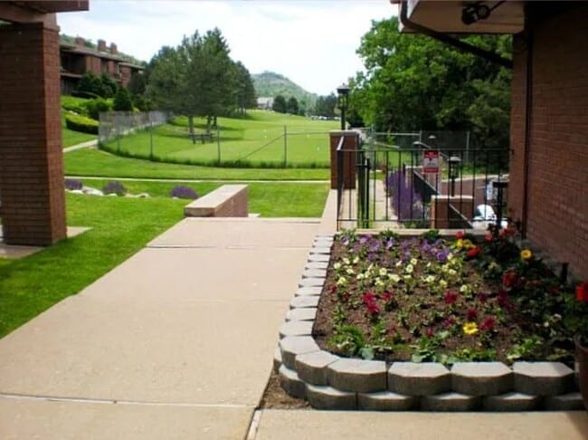 Building Photo - Ridgewood Condo 1 Bed Apartment W/ Pool & Clubhouse!