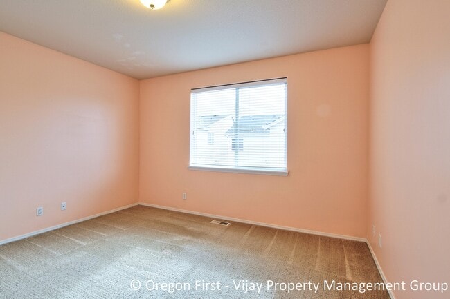 Building Photo - 10568 SW Washington St