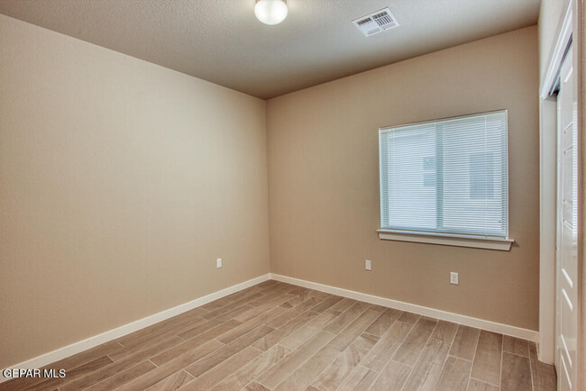 Building Photo - 14929 Tierra Crystal Ave