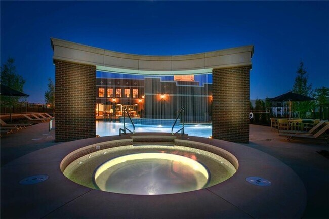 Building Photo - 414 NE 2nd St