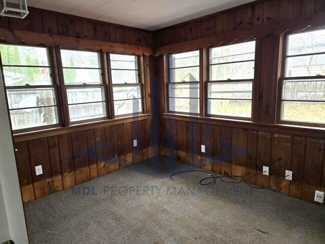 Building Photo - Gorgeous and Cozy 3 bed in Saginaw, Available now!