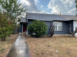 Building Photo - 16024 Windermere Dr