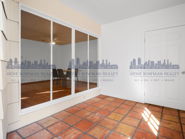 Building Photo - 6129 Pembroke Dr