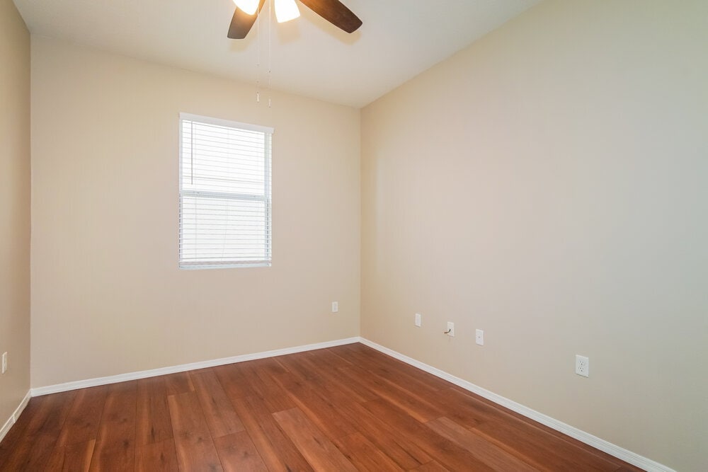 Building Photo - 1557 Regent Ct