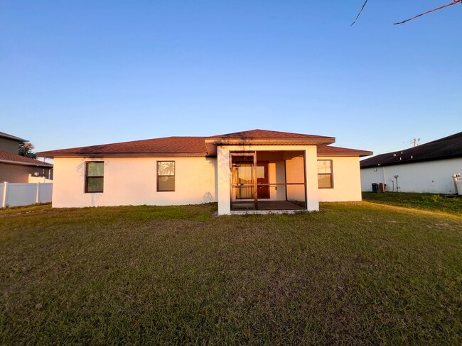 Building Photo - For Rent: Beautiful 4-Bedroom, 2-Bathroom ...