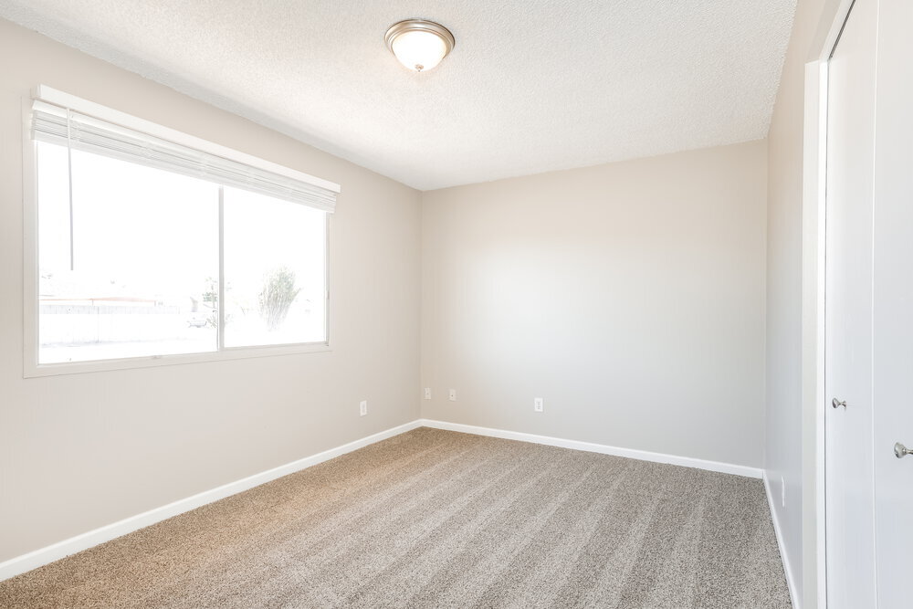 Building Photo - 3039 S Kenneth Pl