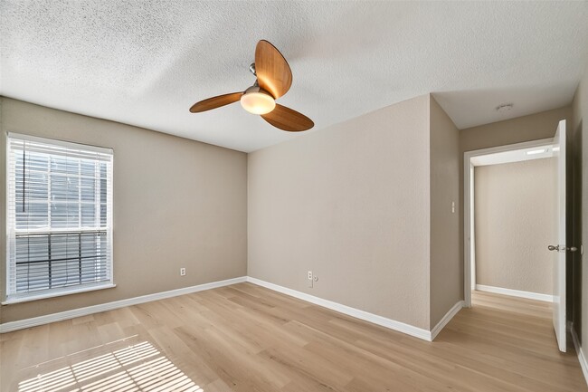 Building Photo - 781 Country Pl Dr