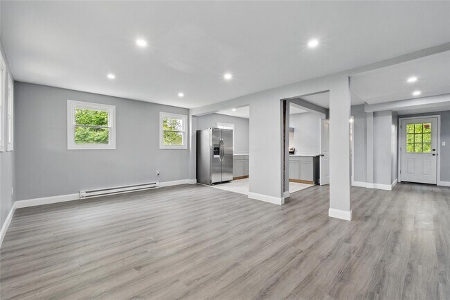 Building Photo - 809 Broadway