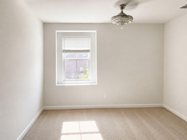 Building Photo - 1058 Sagittaria Cir