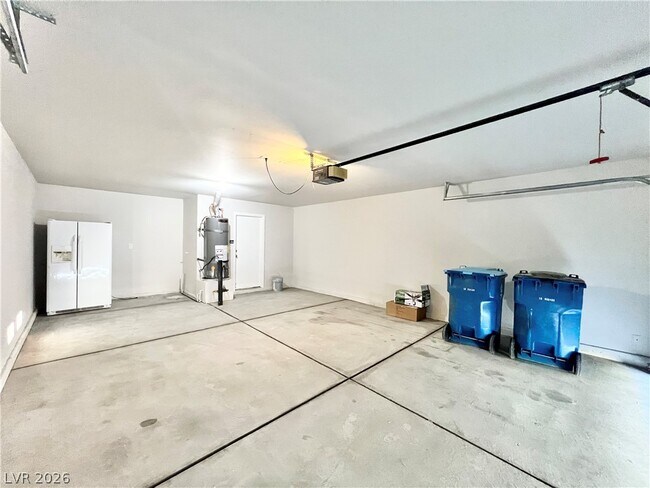 Building Photo - 1705 Encarta St