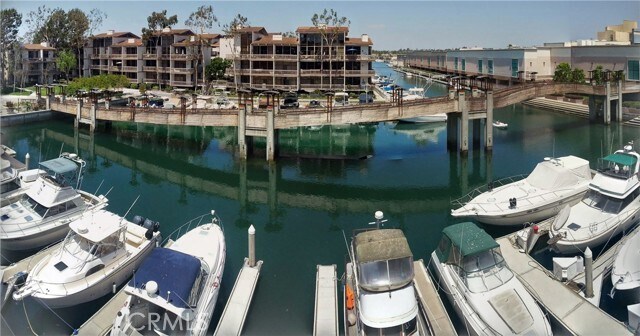 Building Photo - 8331 Marina Pacifica Dr N