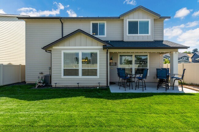 Building Photo - Beautiful Home in the Heart of Eagle