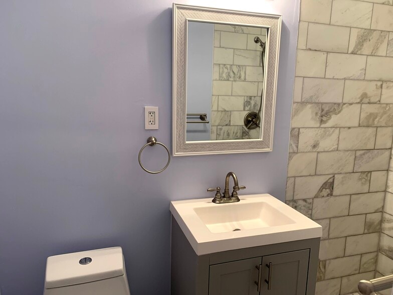 Building Photo - 2480 Cascade Rd SW