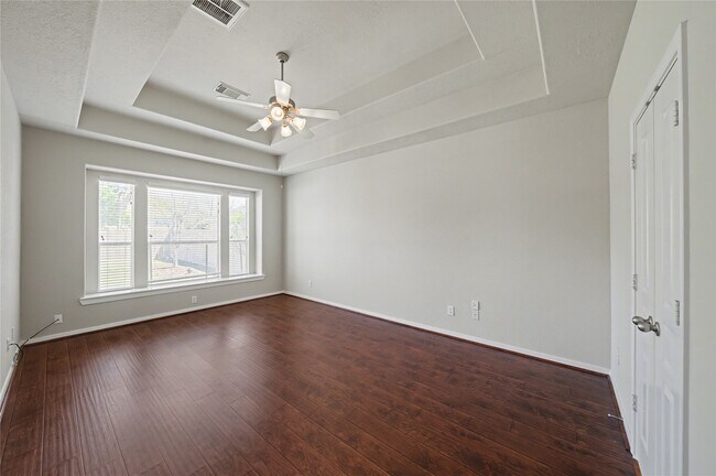 Building Photo - 17422 Memorial Blossom Dr