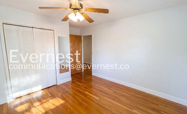 Building Photo - 5737 Garrett Dr