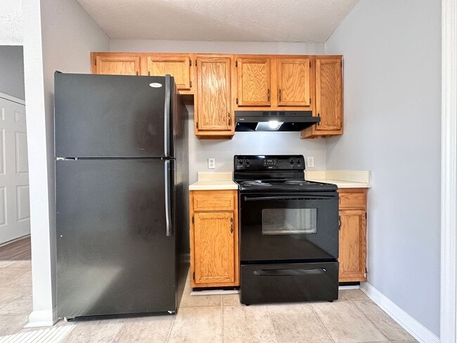 Building Photo - Three-Bedroom Ranch Close to Downtown